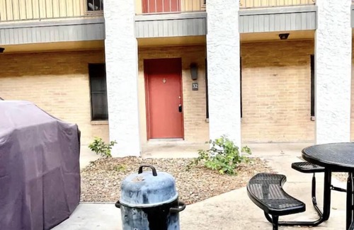 McAllen Apartment | McAllen Haven: 1king bed 1queen Aparment on dove and tenth st n Entire place !