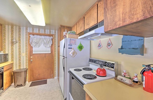 McCall Cabin | McCall Rustic Retreat - Walk to Payette Lake!