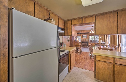 McCall Cabin | McCall Rustic Retreat - Walk to Payette Lake!
