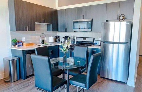 Prairie District Apartment | McCormick Place Skyline view 2br/2ba with optional parking for up to 8 guests