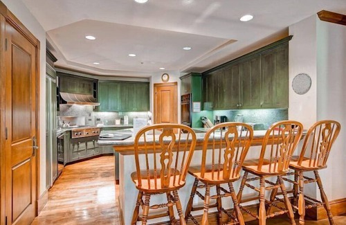 Highlands Townhomes Condo | McCoy Peak 101 - 4 Bedroom Residence