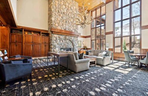 Highlands Townhomes Apartment | McCoy Peak 202 by East West Hospitality