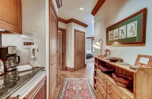 Highlands Townhomes Apartment | McCoy Peak 202 by East West Hospitality