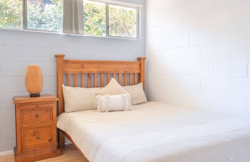 Lake Tabourie House | McGrath welcome's you to Tabourie Beach Shack