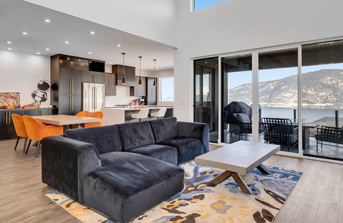 McKinley House | McKinley Beach Lakeview · McKinley Beach
