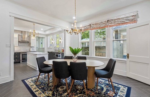Evergreen House | McLean Manor w/2 Hot Tubs & Guest House