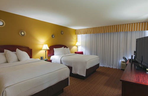 Downtown Hotel | MCM Eleganté Hotel & Suites