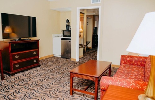 Downtown Hotel | MCM Eleganté Hotel & Suites