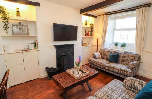 Staveley House | Meadow Cottage