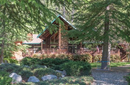 Arnold House | Meadow Greens