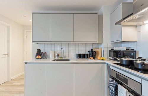 Bordesley Apartment | Meadow Haven 2 Bed 2 Bath, On-Street Park, Netflix