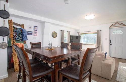 Badger House | Meadow Rue Hideaway