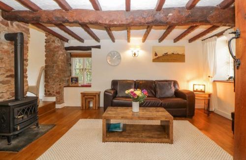 Torquay House | Meadow Thatch