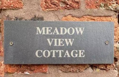 Dilhorne House | Meadow View Cottage - cosy, romantic & 20 mins from Alton Towers