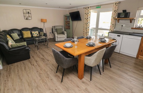 Llanybri Cottage | Meadow View