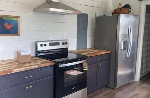 Marshall House | Meadow View Tiny Home Style Cabin near the Buffalo River. Pet Friendly