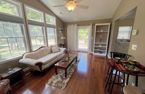 Old Town Apartment | Meadow Winds, A mountain getaway.