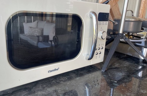 Cardston House | Meadowlark Sky Domes - Sleeps 6 + Private Hot Tub!