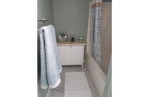 City Center Medford Cottage | Medford 2-Bedroom Cottage to movie, park, downtown