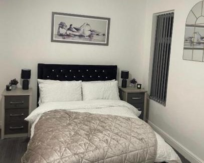 Salford Apartment | Media Stopzzz