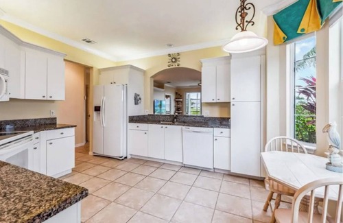 Naples Condo | Medical Teams Traveling Nurses NCH BakerThe Strand 2 bed 2 bath condo 1st floor