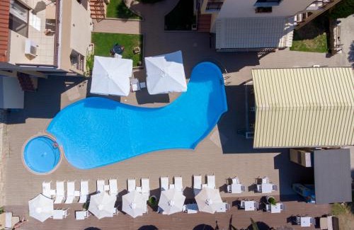 Skala Rachoniou Hotel | Mediterranean Beach Hotel