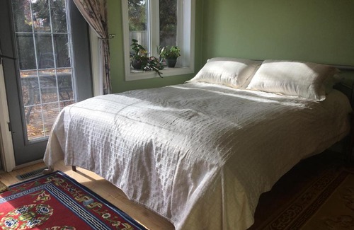 Southside Bed & Breakfast | Mediterranean Edmonton B&B