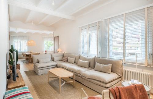 El Guinardo Apartment | Mediterranean retreat with 4 bedroom and 3 bathrooms