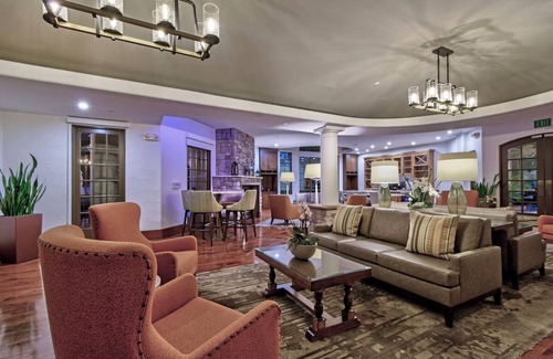 Los Gatos Hotel | Mediterranean Unit with Outdoor Pool, Free Parking, Near Silicon Valley