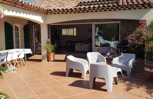 Ceyreste Villa | Mediterranean Villa 3 bedrooms 2 bathrooms, swimming pool and garden