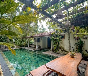 Akmeemana Villa | Medusa Bungalow - Galle