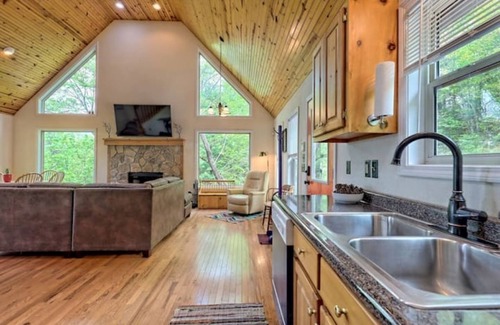 Mountain City Cabin | Meet Morning Dew! The Place For Mountain Views!