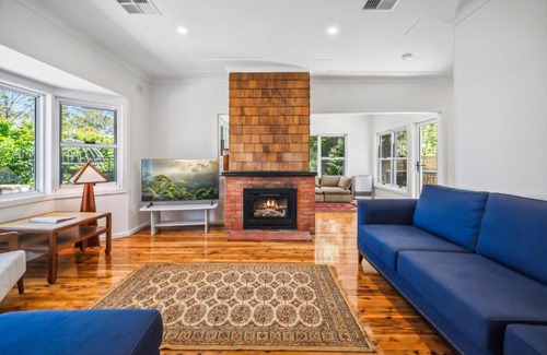 Katoomba House | Megalong Views