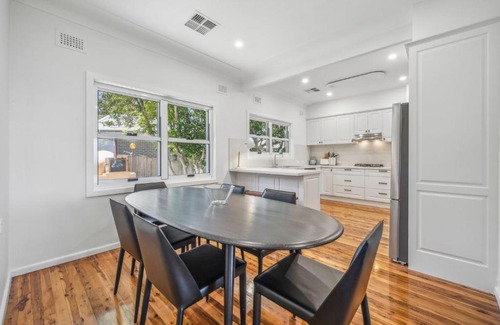 Katoomba House | Megalong Views