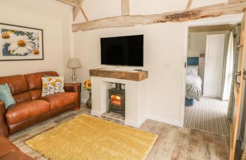 Tiddington House | Megs Cottage