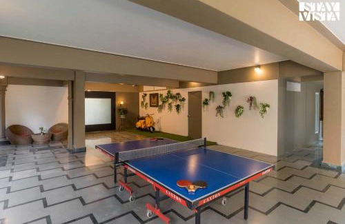 Lonavala Villa | Mehta Mansion by StayVista - A Villa with a Swimming Pool and Pool Table