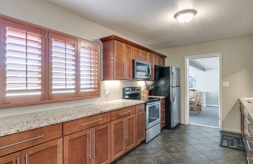 Bowe Gardens House | Melbourne Heated Pool Home Sleeps 12 with 4 bed/2bath Great Reviews 14m to USSSA