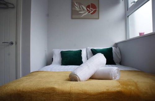 Accrington Apartment | Melbourne House Apartment Near Train Station!
