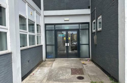 Accrington Apartment | Melbourne House Apartment Near Train Station!