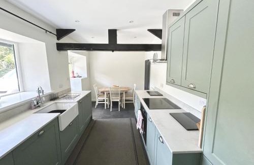 Coniston House | Melbourne House Coniston