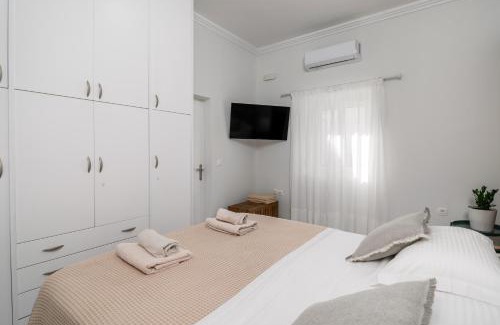 Adamas Apartment | Melian Roots Apartment