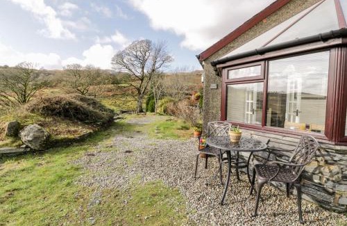 Garndolbenmaen House | Melin Newydd