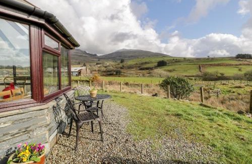 Garndolbenmaen House | Melin Newydd