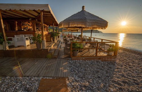 Mattinata House | "melograno" Holiday Home With Swimming Pool and Private Beach
