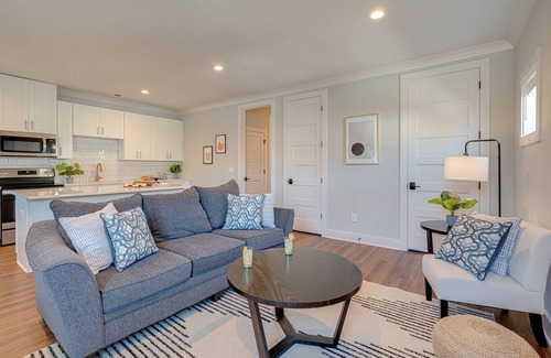 Melrose House | Melrose Bouquet - 4 Condos 1 Booking