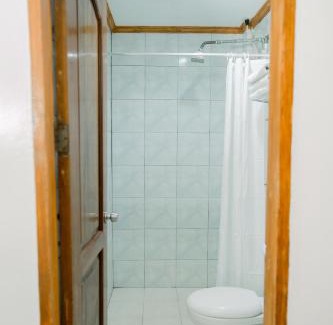 San Pedro Bed & Breakfast | Melvo's Garden R4