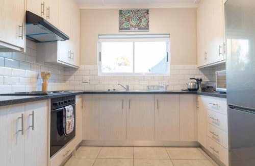 Oudtshoorn Apartment | Memories Self-Catering at 5 on Smith