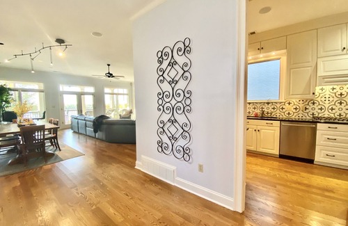 Downtown Memphis House | Memphis Dream House - 6 bedrooms - ON THE RIVER - Pool + Elevator + Gym + VIEWS