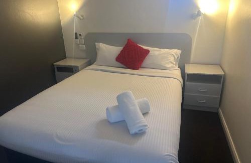 Parkes Hotel | Memphis Motor Inn