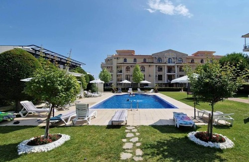 Yurta Apartment | MENADA *Royal Bay 2* pool view studio